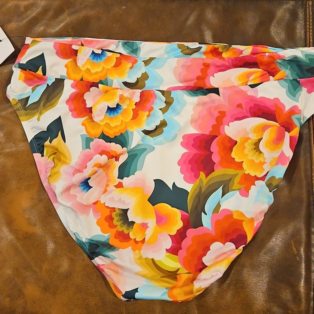 Gibson Latimer High Waist Swim Bottom: Multi Color‎ Floral: XL
